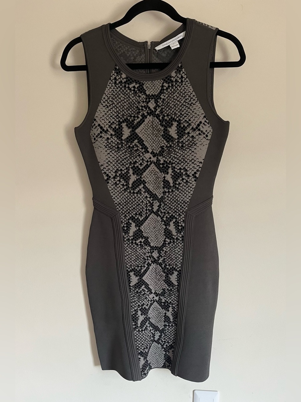 Diane Von Furstenberg Franca Gray Snake-Print Sleeveless Bodycon Midi Dress Sz S